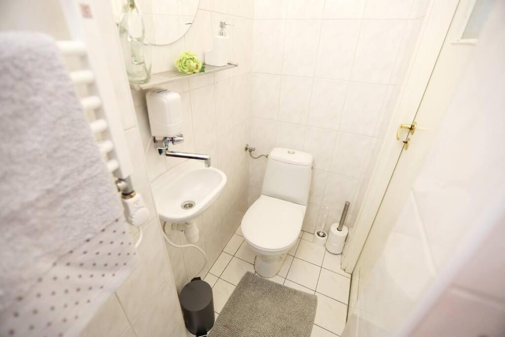 Batorego Cosy Apartment Cracovia Esterno foto
