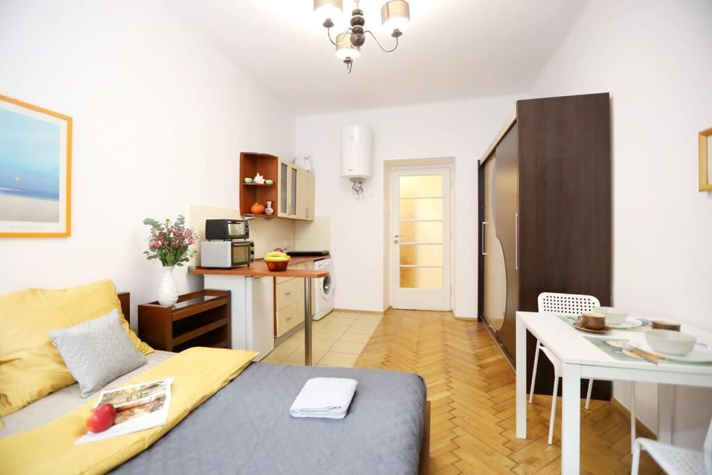 Batorego Cosy Apartment Cracovia Esterno foto